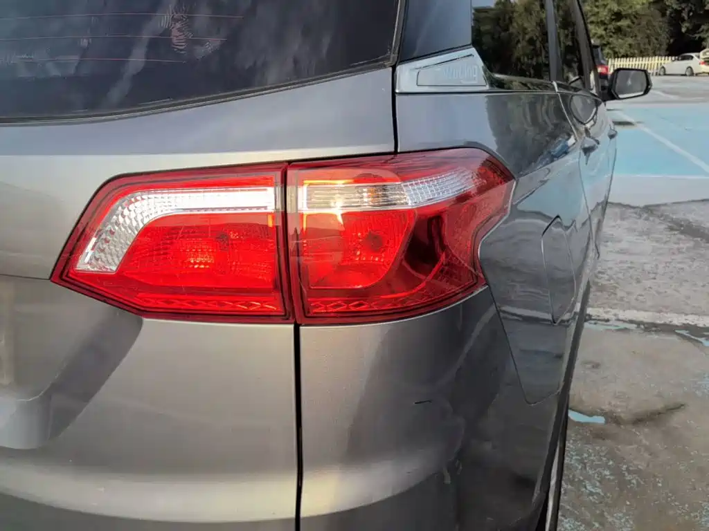 Wuling Hongguang S3 — миниатюра 8
