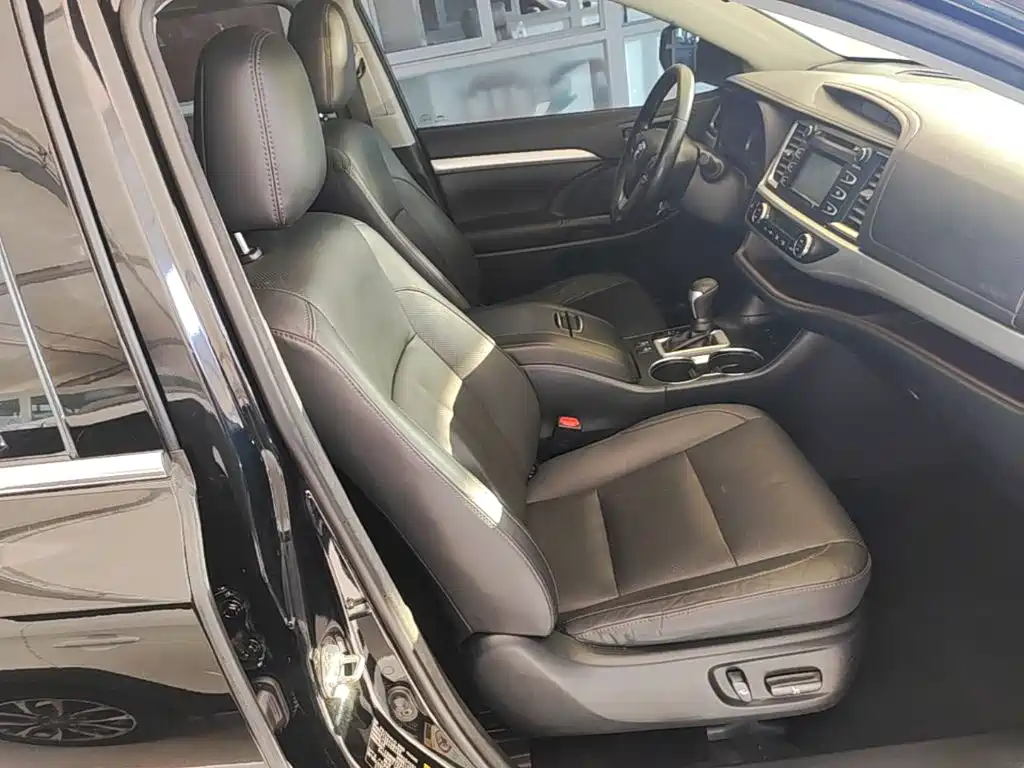 Toyota Highlander — миниатюра 25