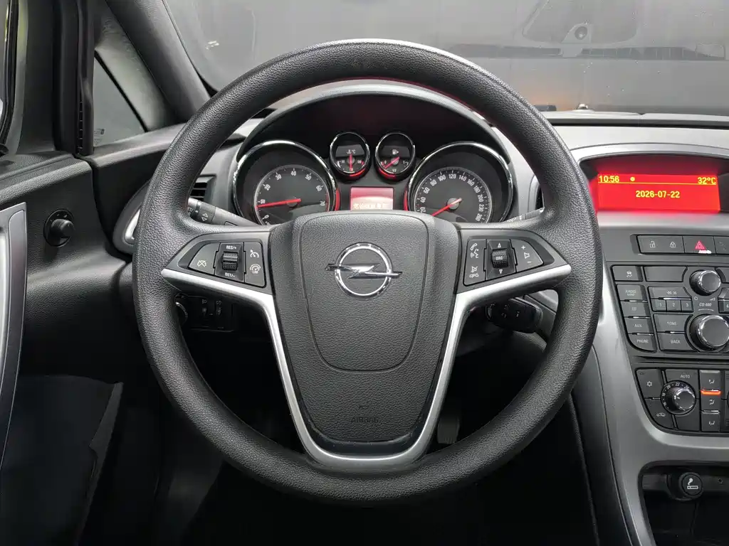 Opel Astra — миниатюра 7