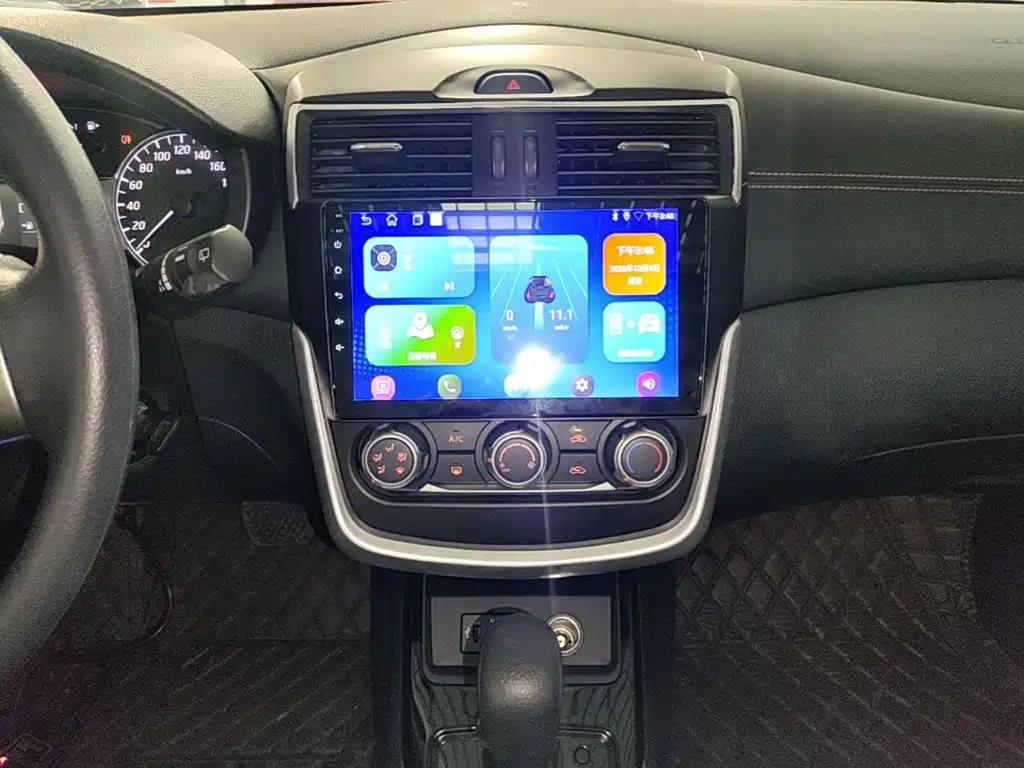 Nissan Tiida — миниатюра 13