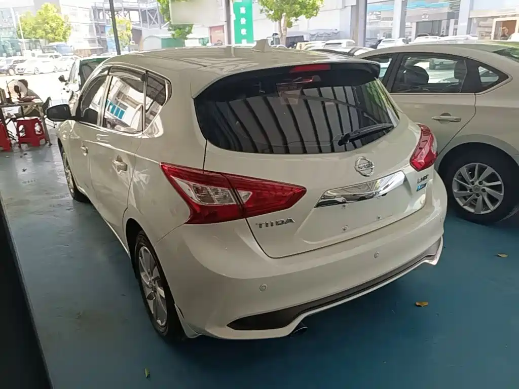 Nissan Tiida — миниатюра 5