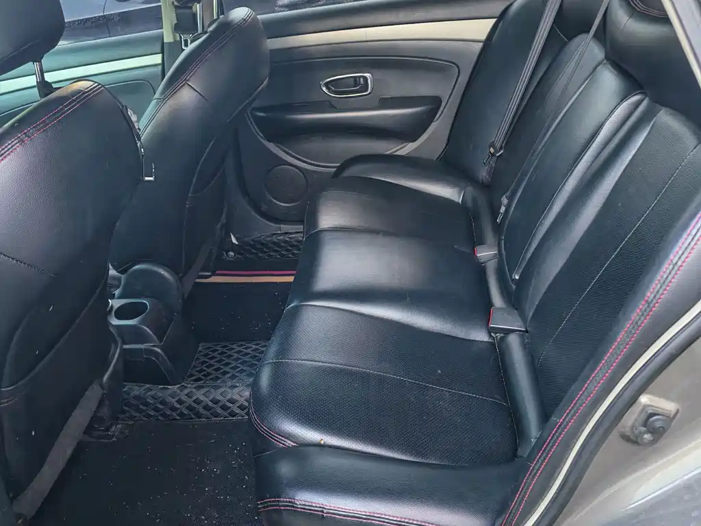 Nissan Sylphy — миниатюра 8