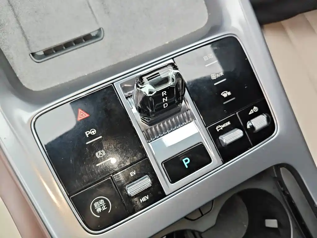 BYD Seal — миниатюра 10