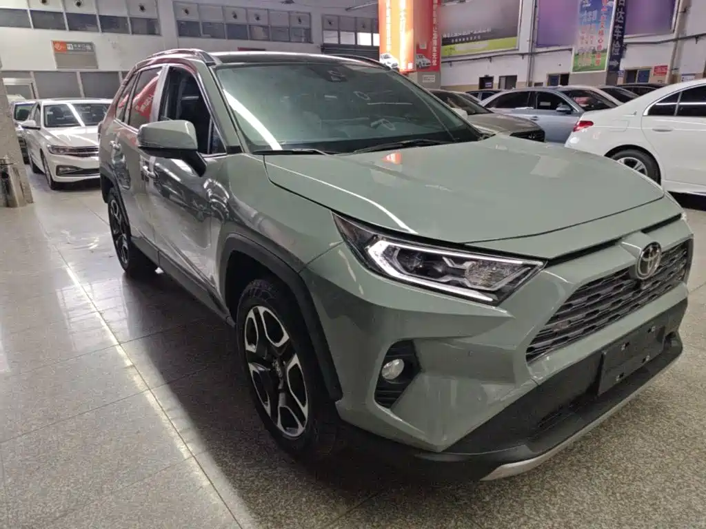 Toyota RAV4 — миниатюра 4