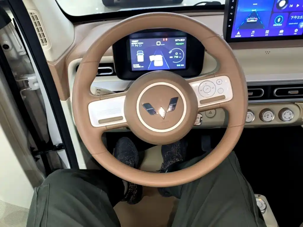 Wuling MINIEV — миниатюра 11