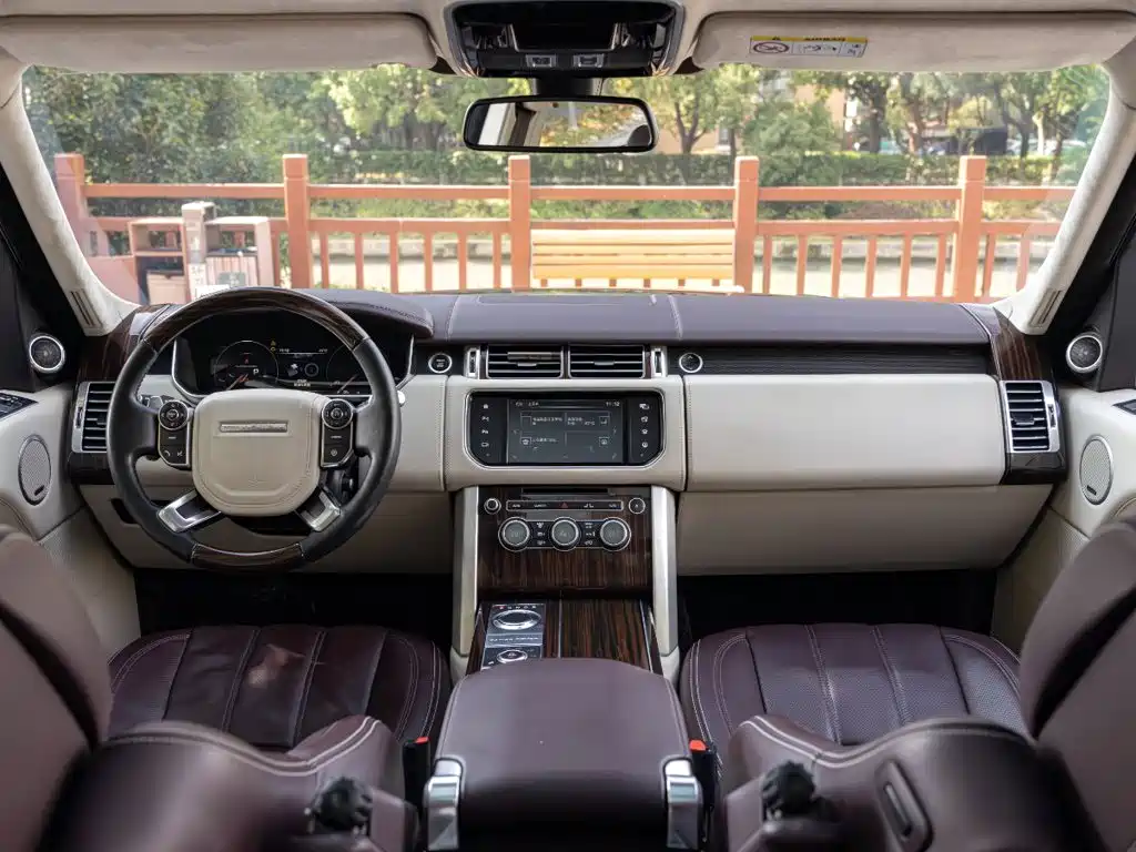 Land Rover Range Rover — миниатюра 10