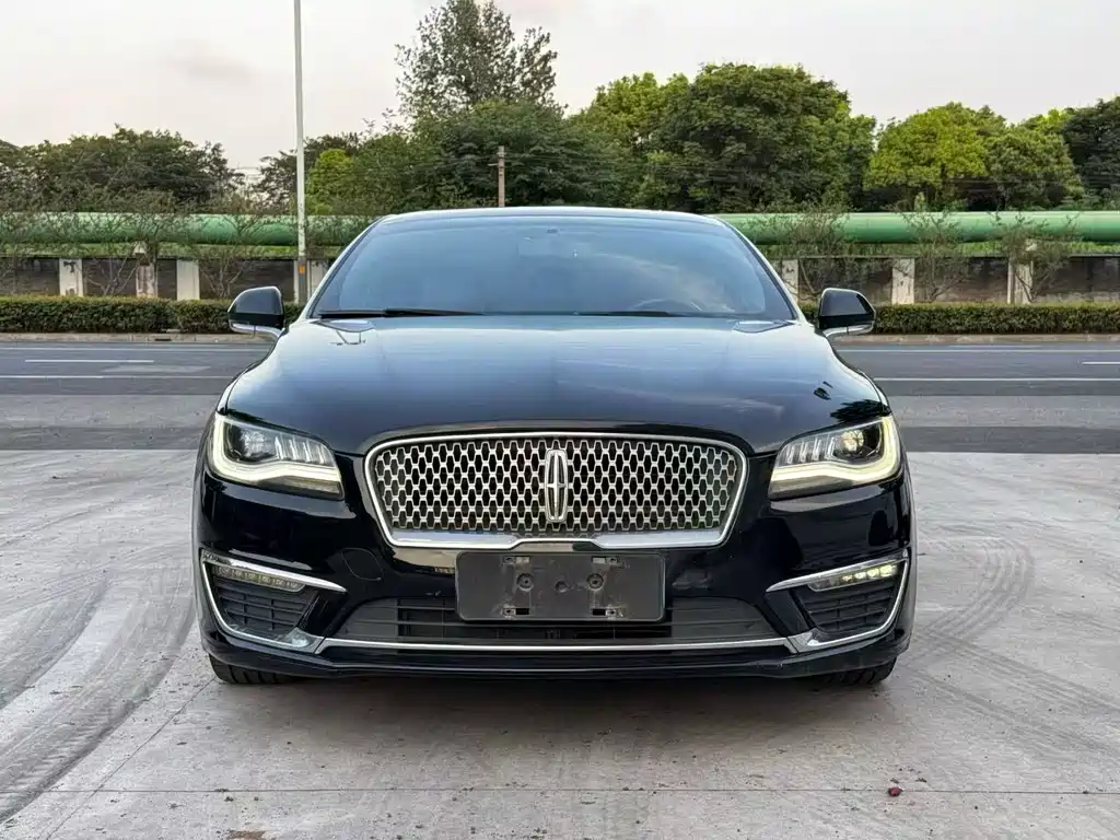Lincoln MKZ — миниатюра 2