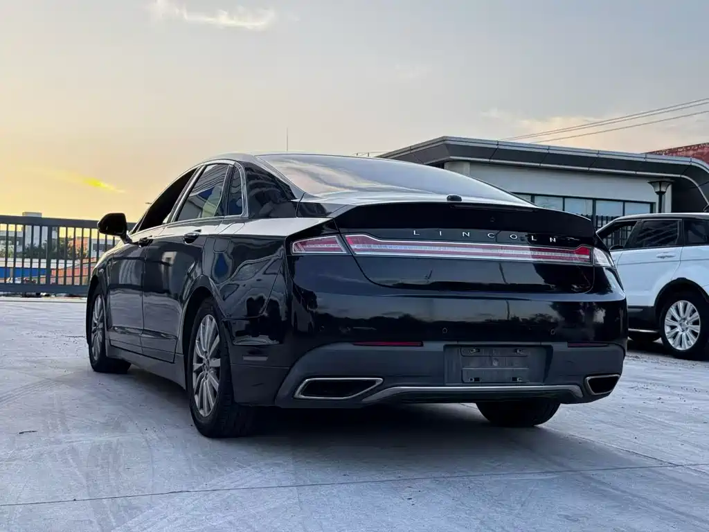 Lincoln MKZ — миниатюра 8