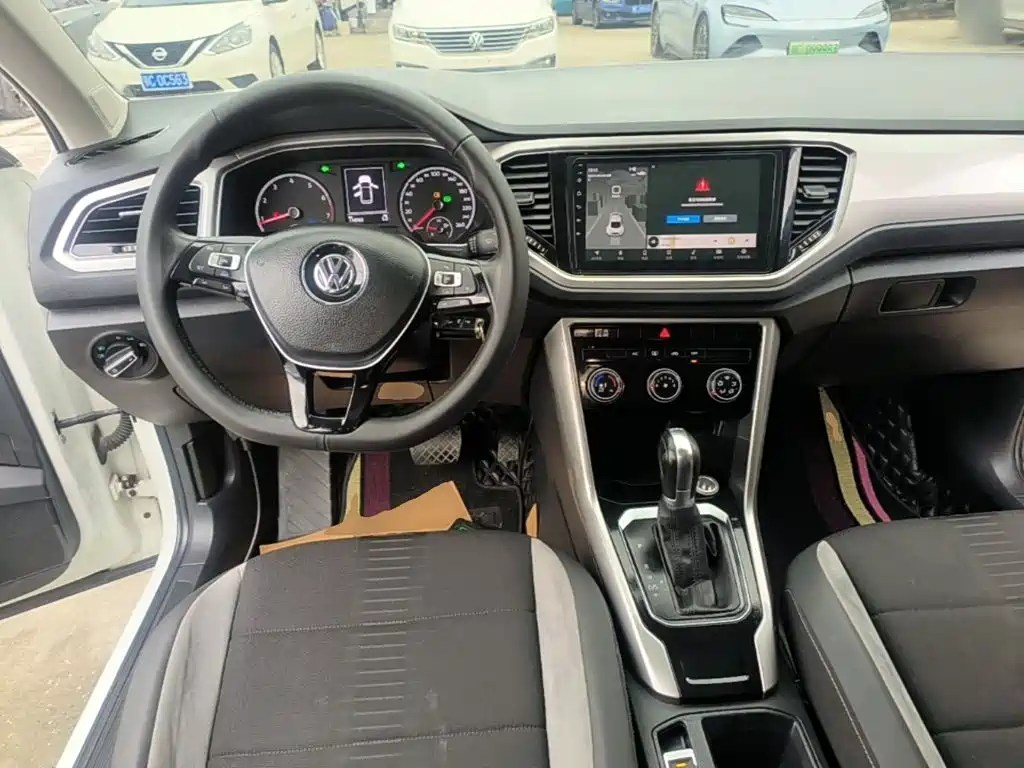 Volkswagen T-Roc — миниатюра 10
