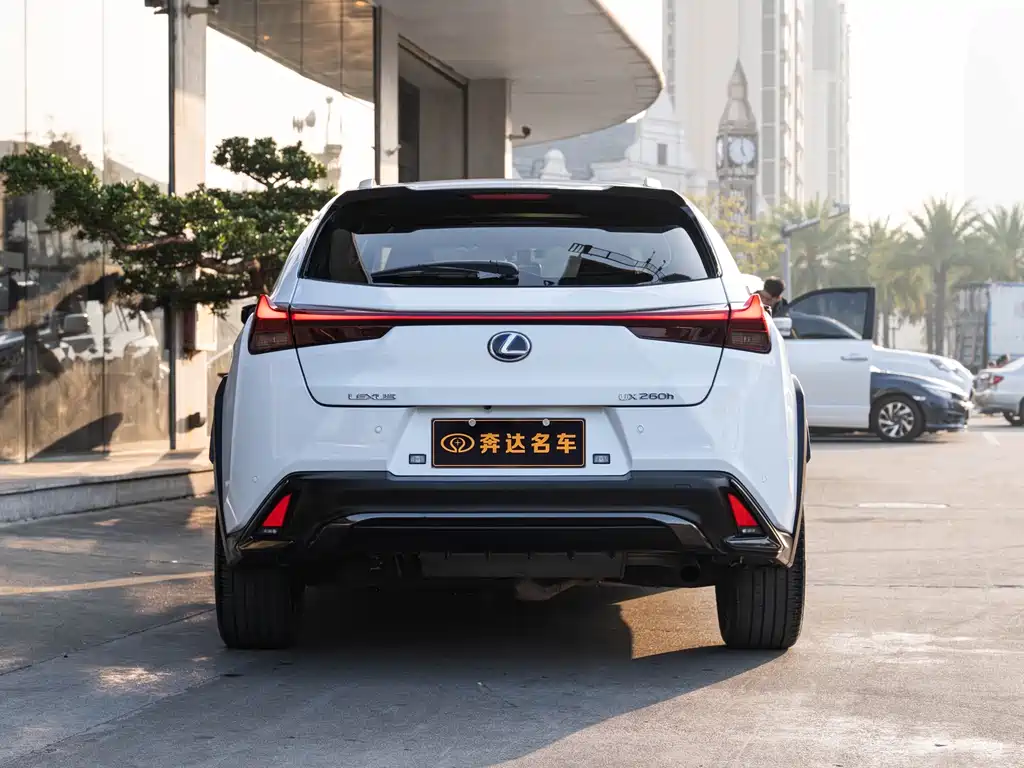 LEXUS UX
