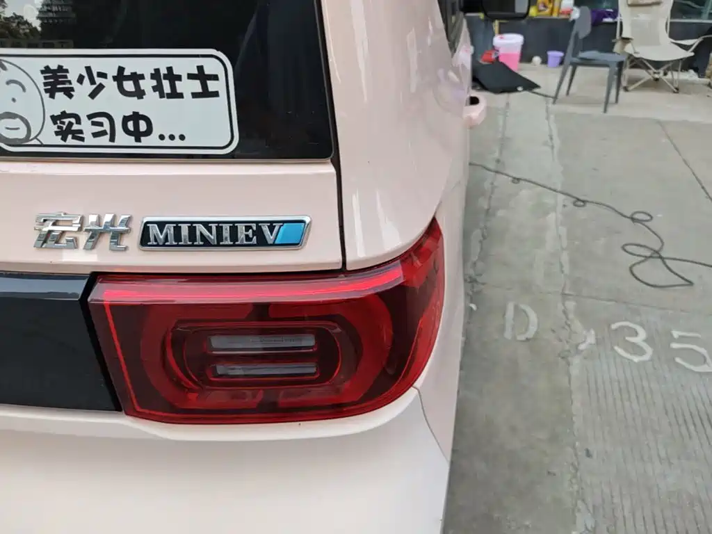 Wuling MINIEV — миниатюра 8
