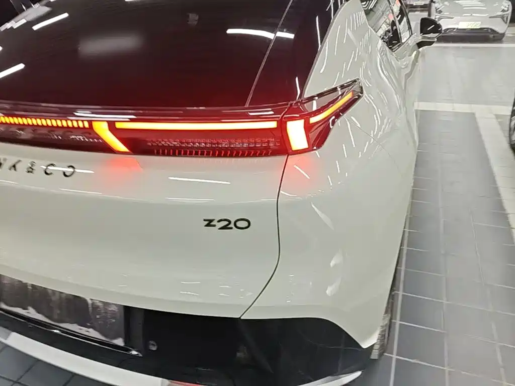 Lynk & Co 20 — миниатюра 8