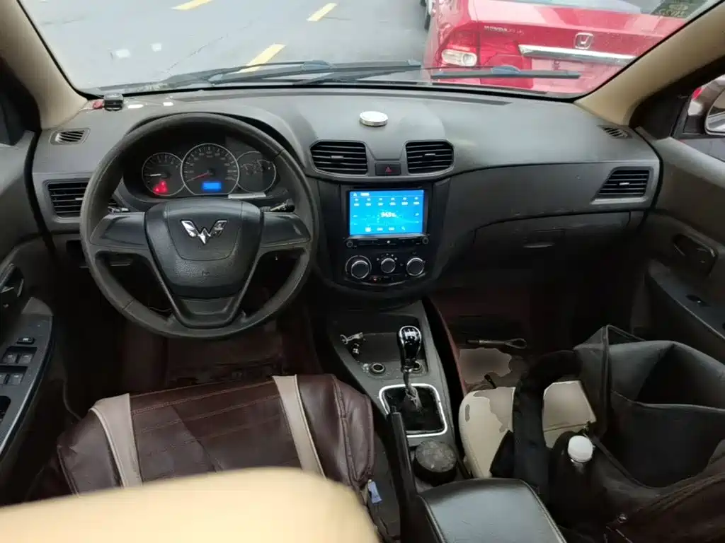 Wuling Hongguang — миниатюра 14