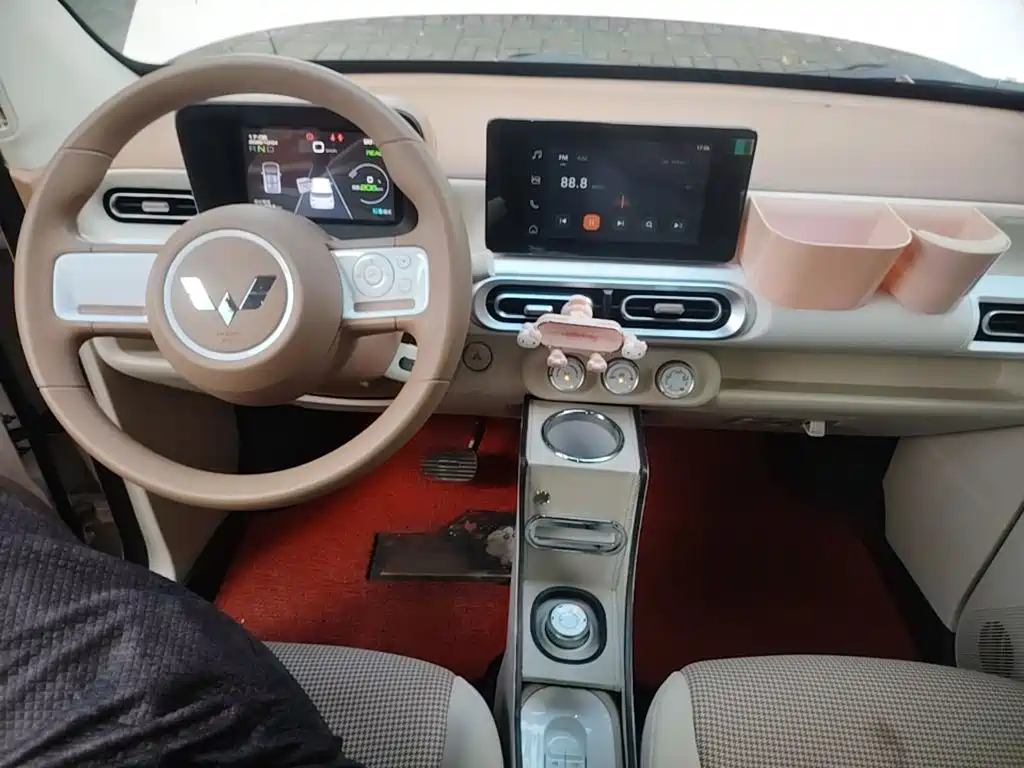 Wuling MINIEV — миниатюра 10