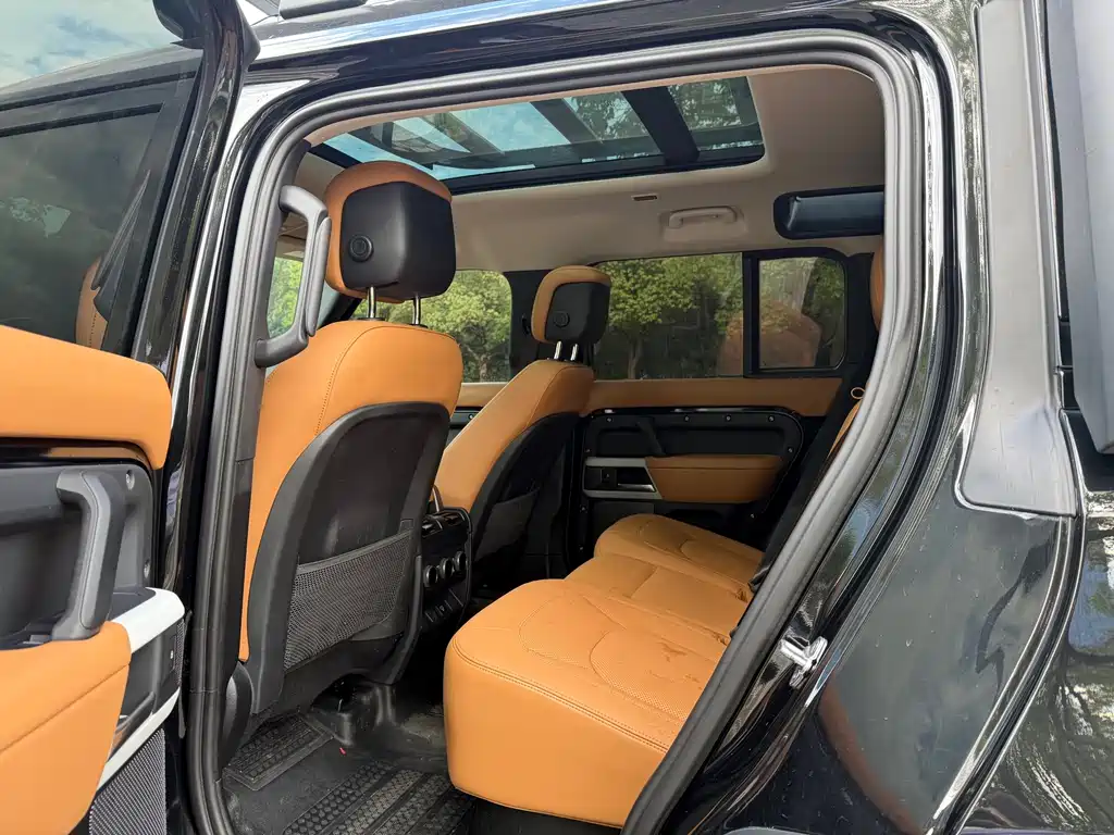 Land Rover Defender — миниатюра 10