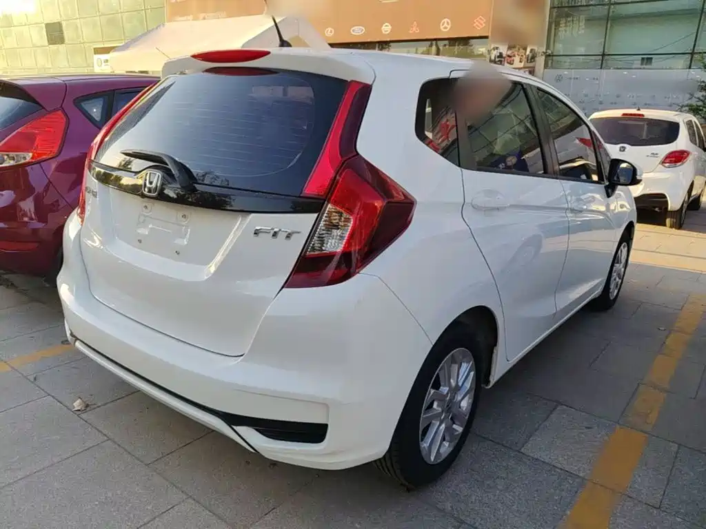 Honda Fit — миниатюра 7