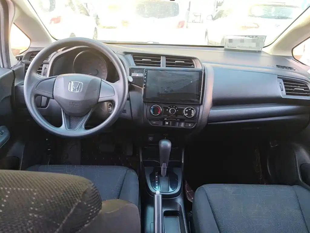 Honda Fit — миниатюра 10