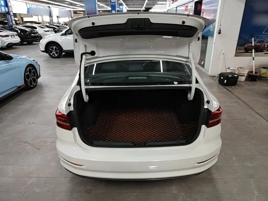 Volkswagen Lavida — миниатюра 19