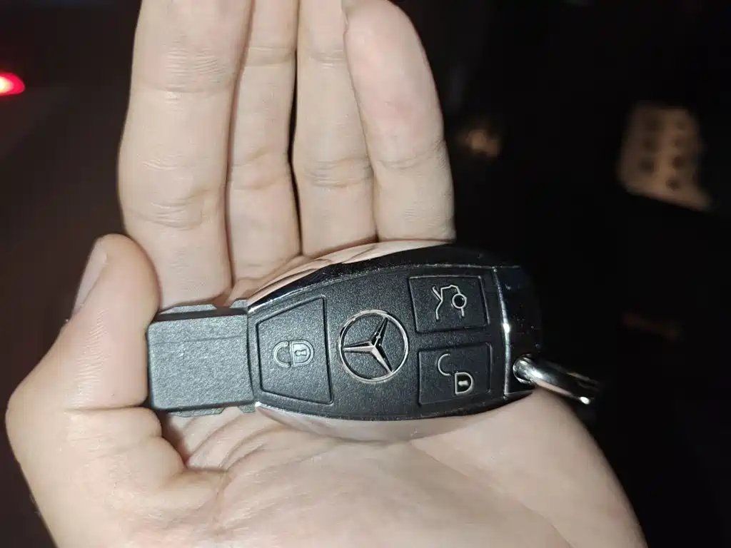 Mercedes-Benz E-Class — миниатюра 12
