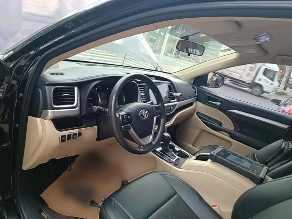Toyota Highlander — миниатюра 10