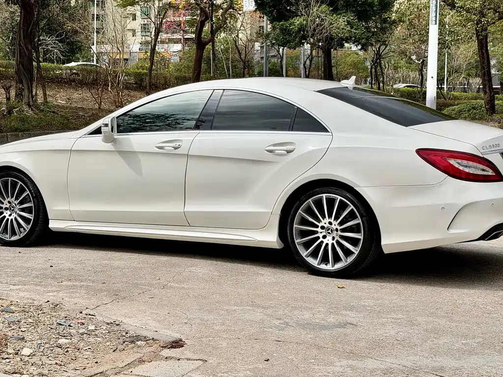 MERCEDES-BENZ CLS