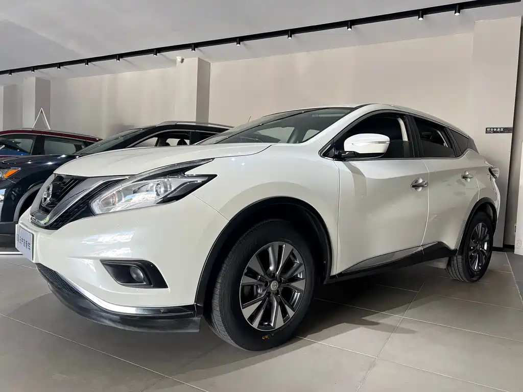 NISSAN LOULAN