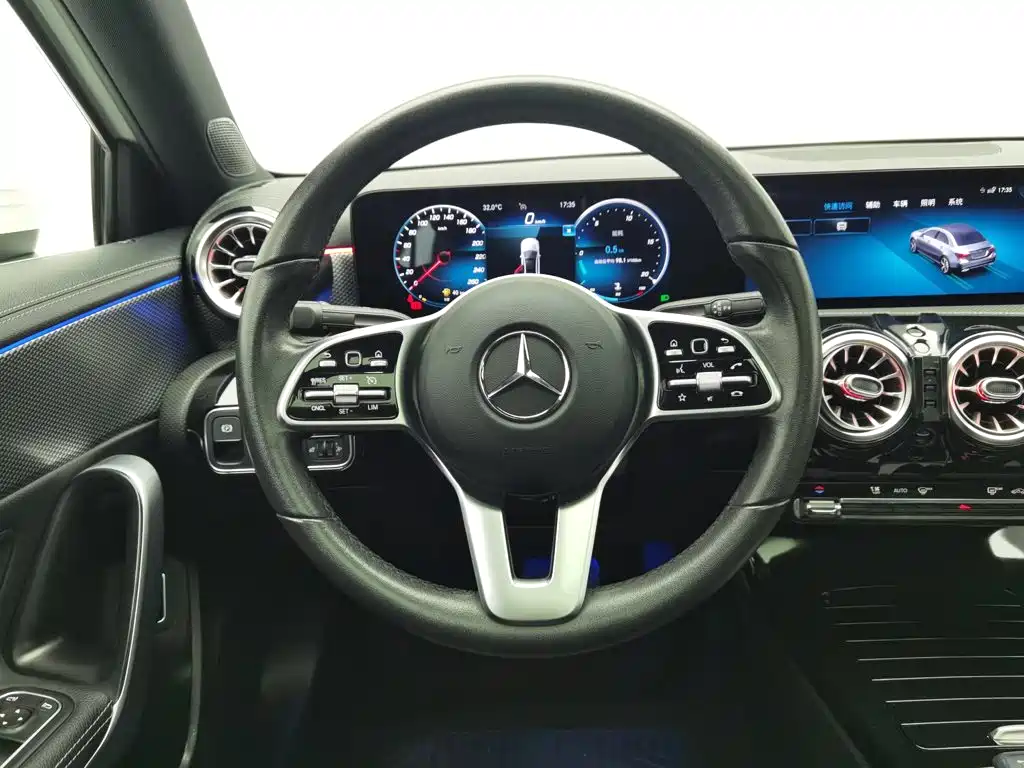 Mercedes-Benz A-Class — миниатюра 11