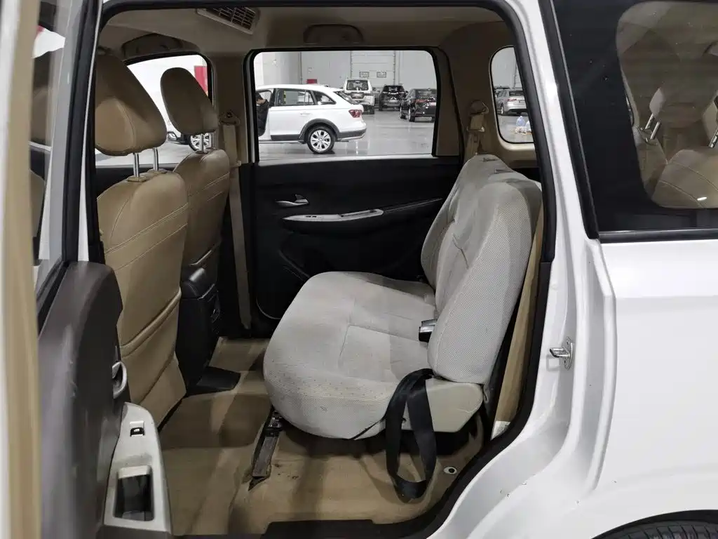 Wuling Hongguang — миниатюра 15