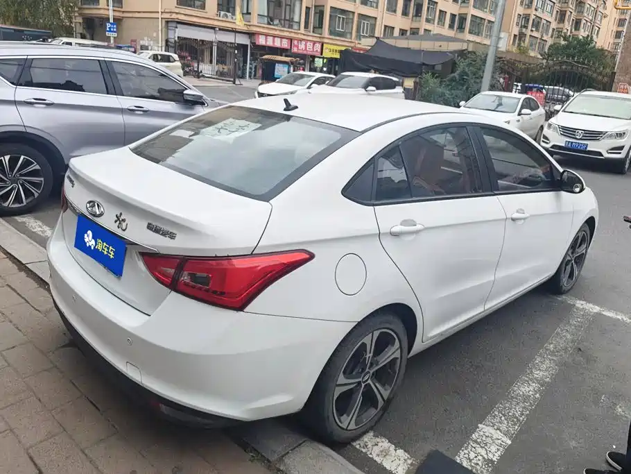 Chery Arrizo 5 — миниатюра 3