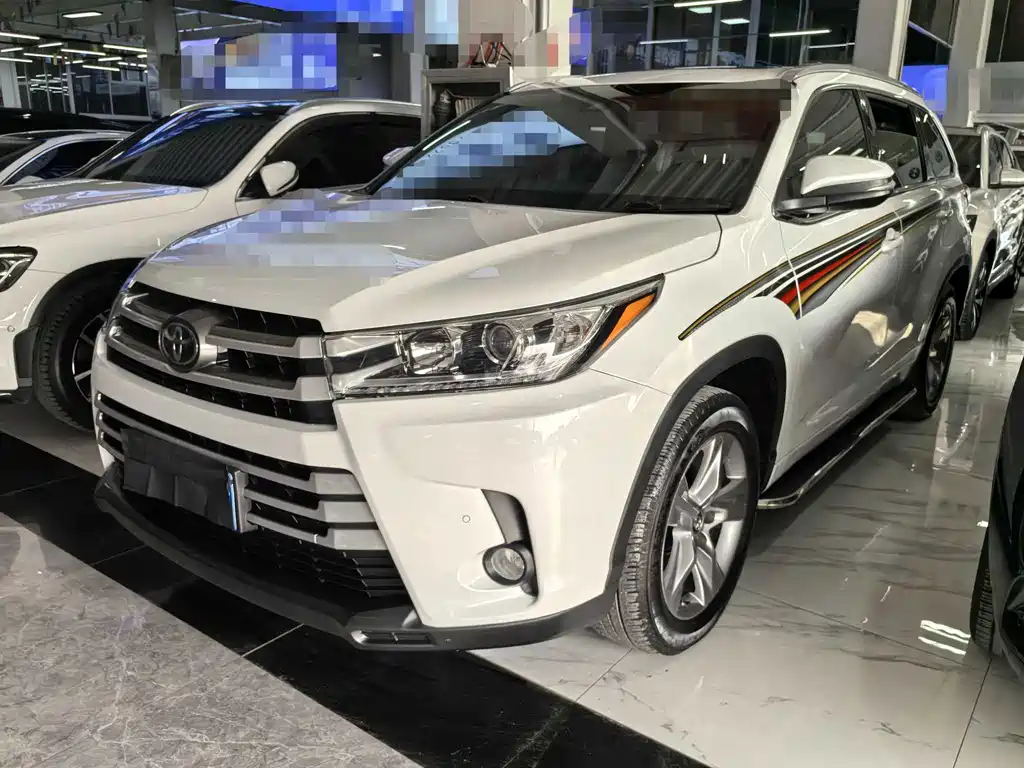 TOYOTA HIGHLANDER