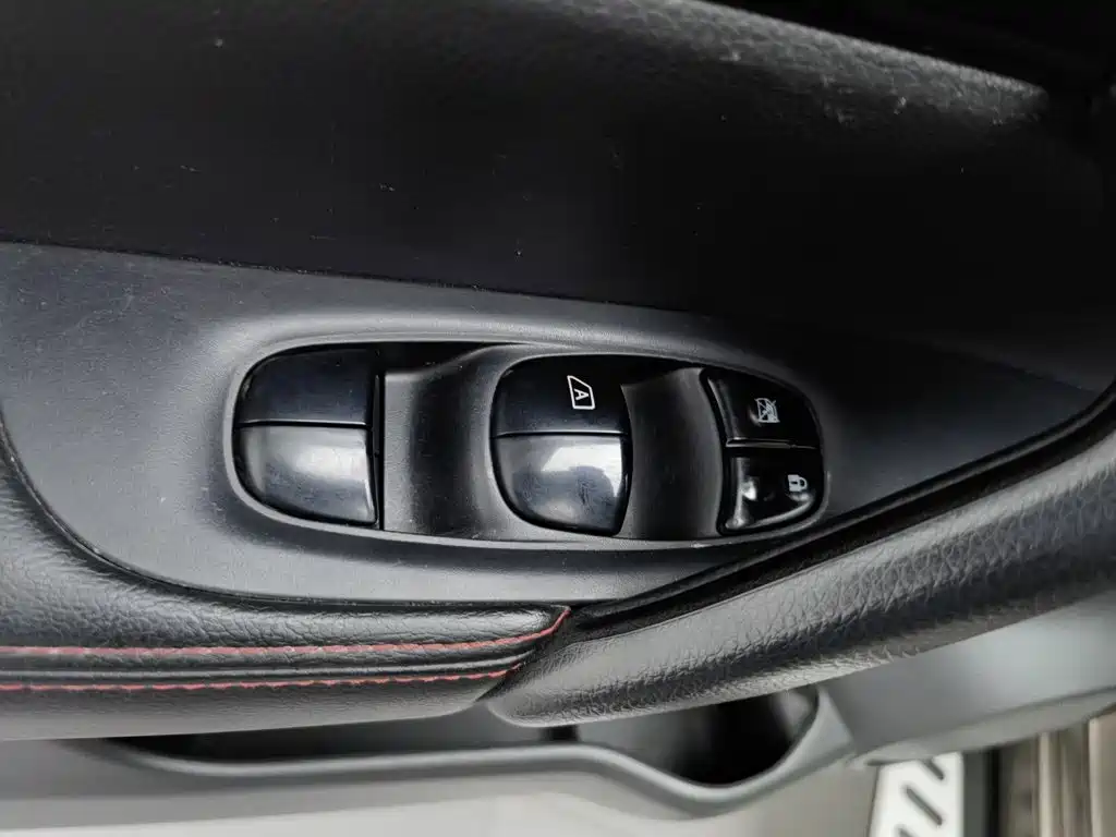 Nissan Qashqai — миниатюра 9