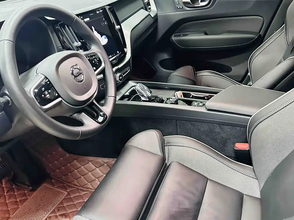 VOLVO XC60 PLUG IN HYBRID