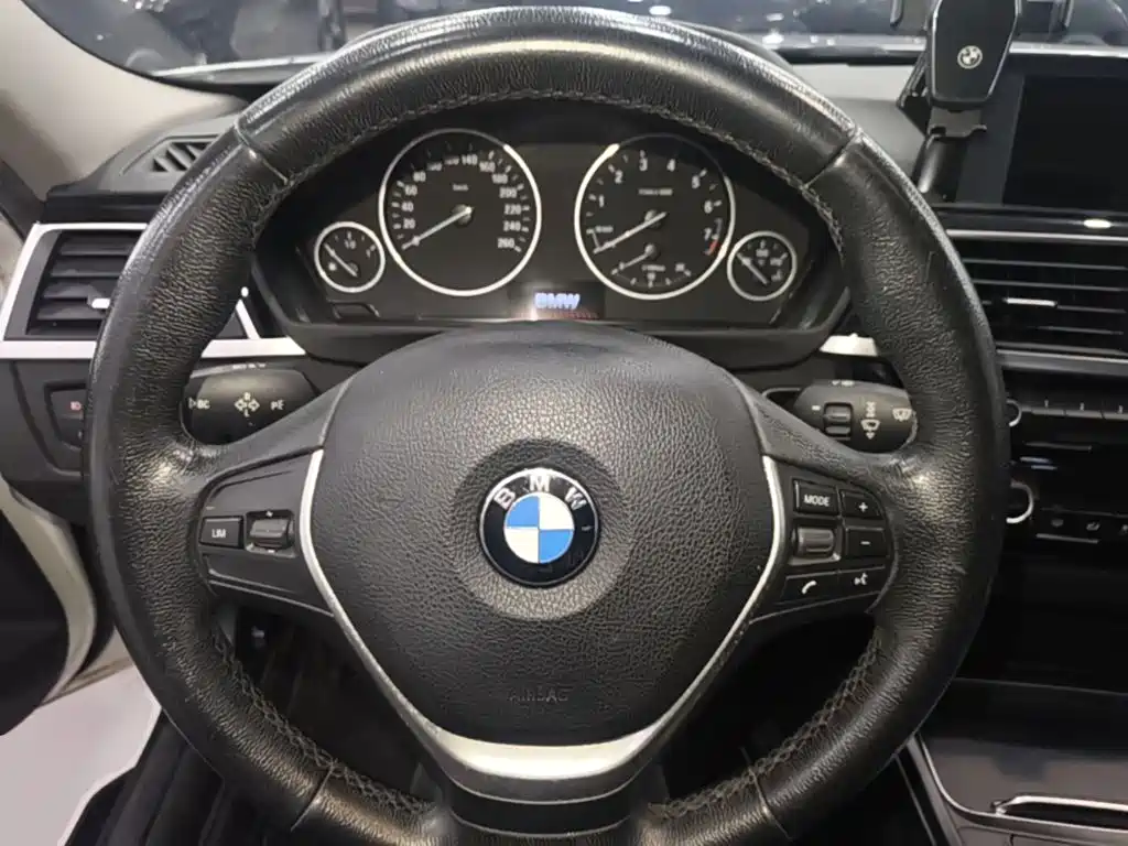 BMW 3 Series — миниатюра 11