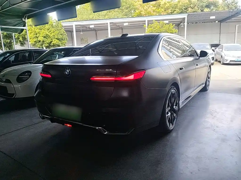 BMW i7 — миниатюра 7