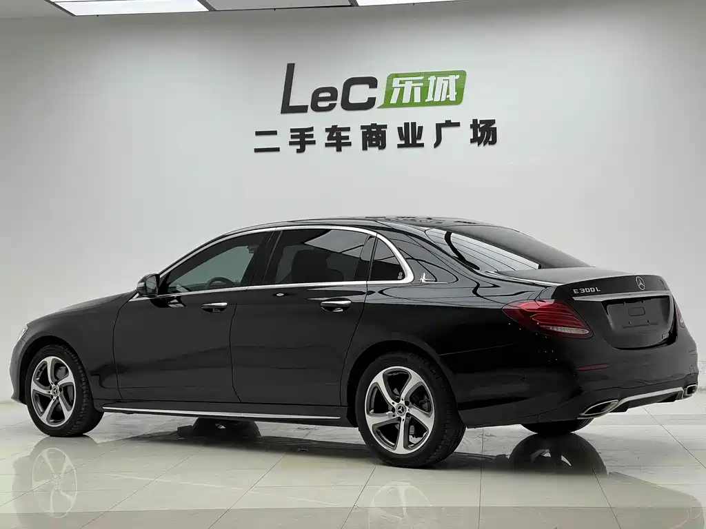 Mercedes-Benz E-Class — миниатюра 15