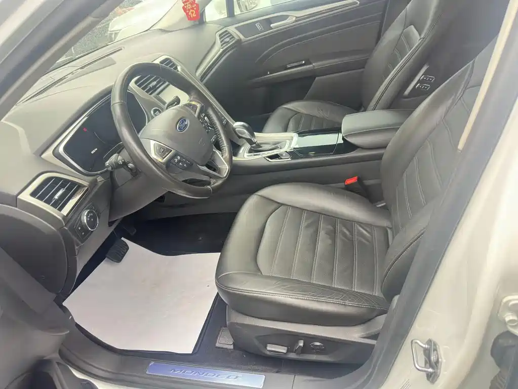 Ford Mondeo — миниатюра 7