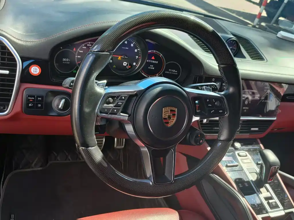 Porsche Cayenne — миниатюра 8