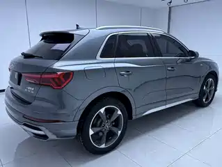 Audi Q3 35 TFSI Stylish Dynamic (1.4T)