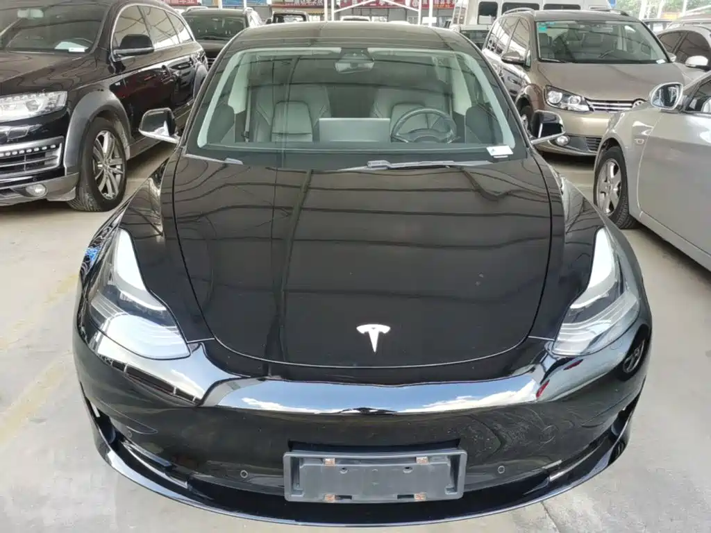 Tesla Model 3 — миниатюра 3