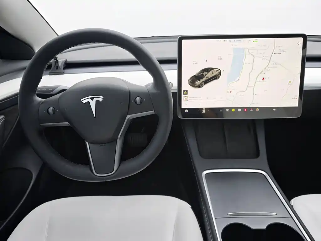 Tesla Model 3 — миниатюра 12