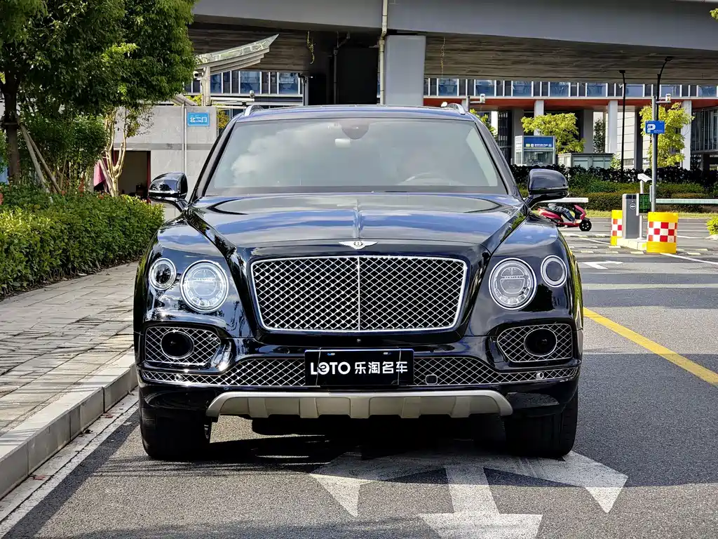Bentley Bentayga — миниатюра 2
