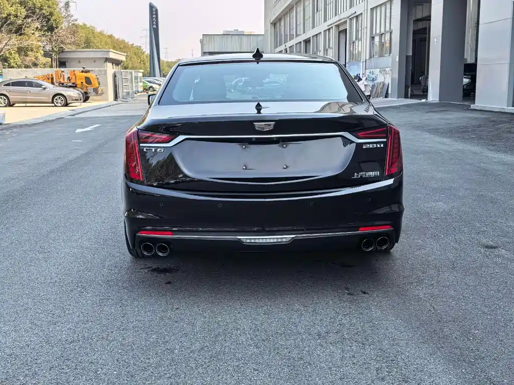 CADILLAC CT6