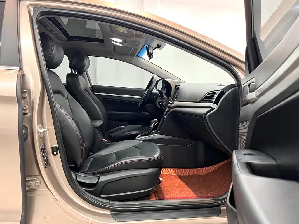 Hyundai Elantra — миниатюра 20
