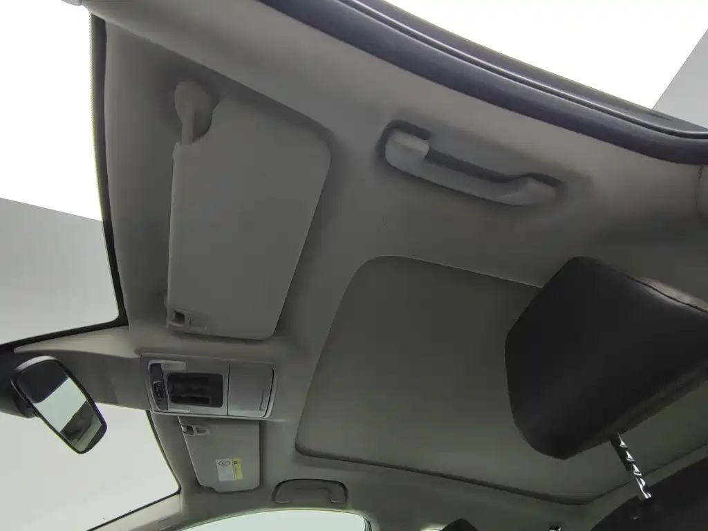 Honda Inspire PHEV — миниатюра 14