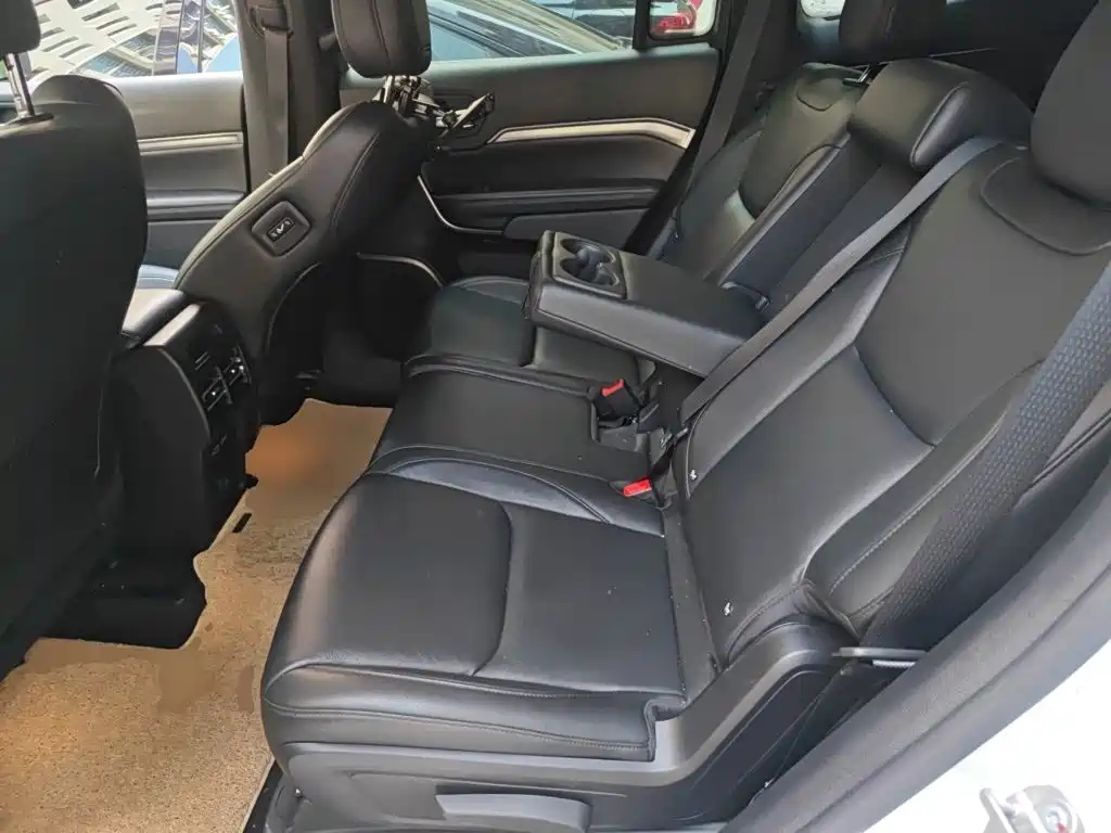 Jeep Grand Commander — миниатюра 13