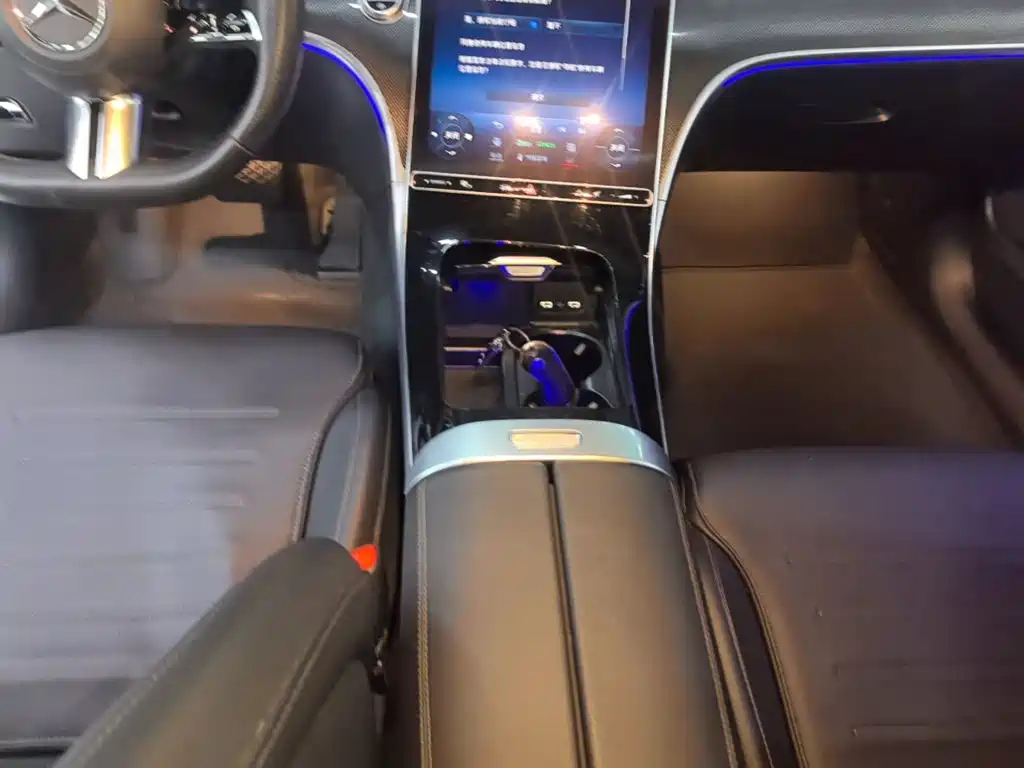 Mercedes-Benz C-Class — миниатюра 14