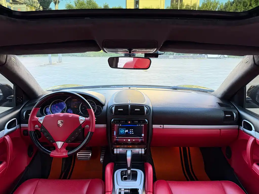 Porsche Cayenne — миниатюра 12