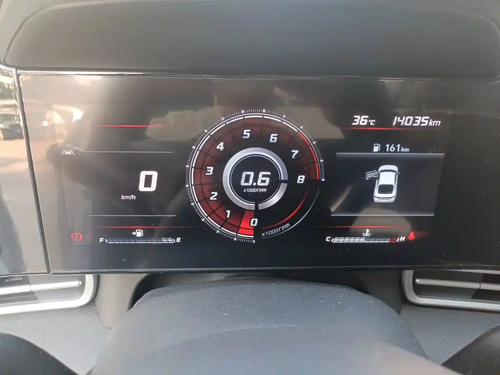 Hyundai Elantra — миниатюра 8