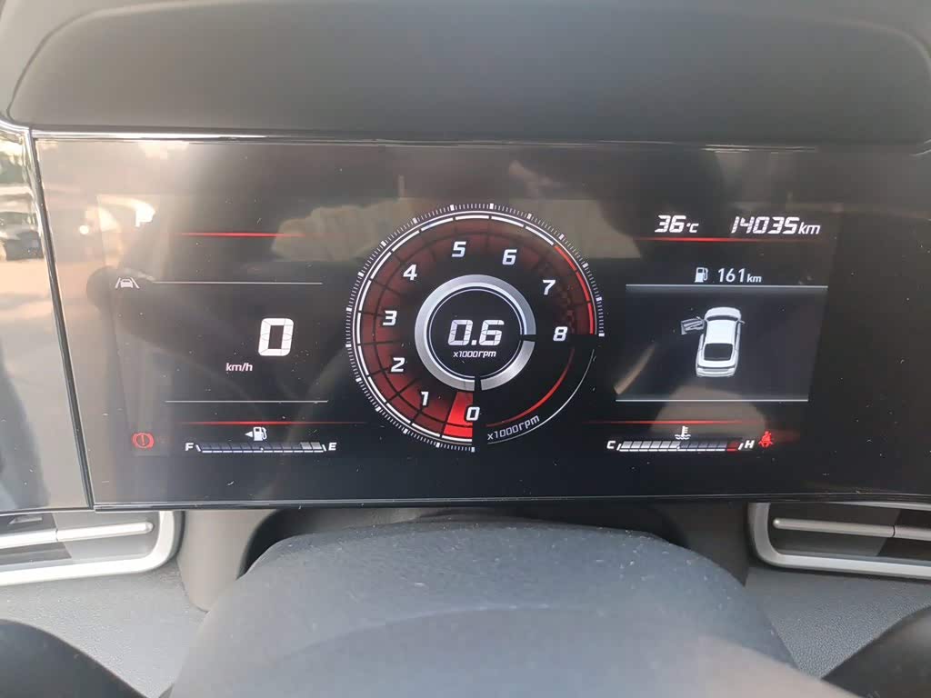 Hyundai Elantra 1.5 л 2022 г. Белый, пробег 14000 км