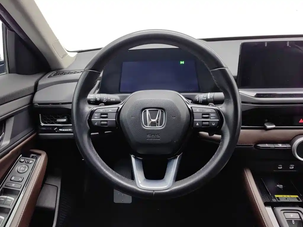 Honda Inspire PHEV — миниатюра 11